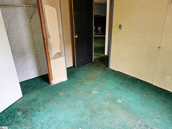 5th image of 223 Savannah Dr
