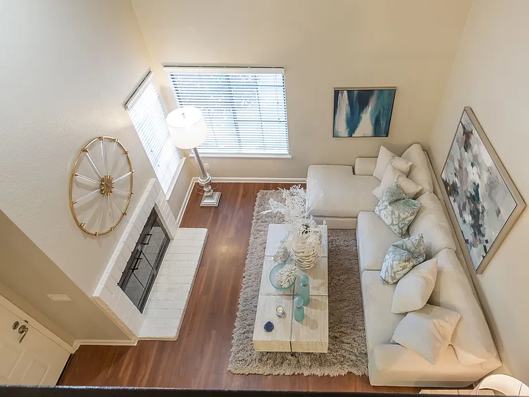 Woodstream Townhomes — Photo 9
