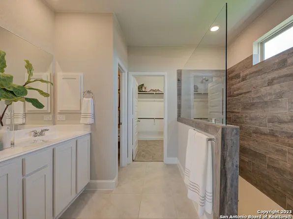 5327 Guston Hall, San Antonio, TX 78263