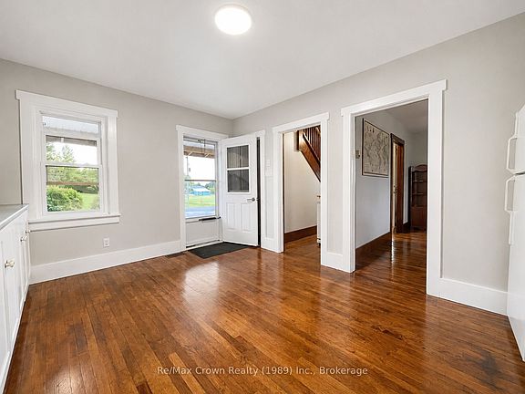 4th image of 71 Hawthorne Dr