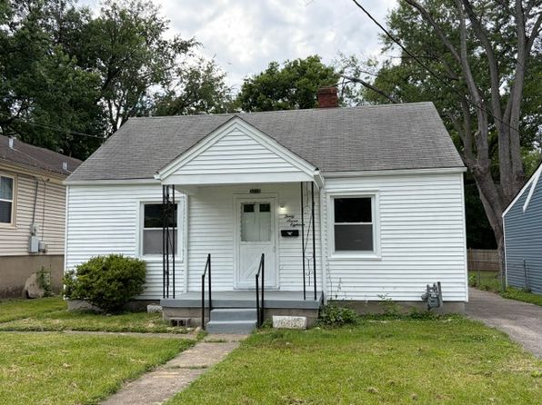 3718 Center St