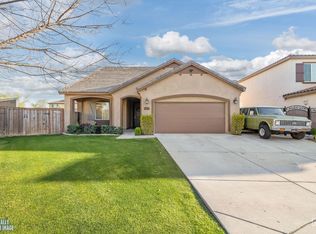 9705 Dutchman Peak Ln, Bakersfield, CA 93311