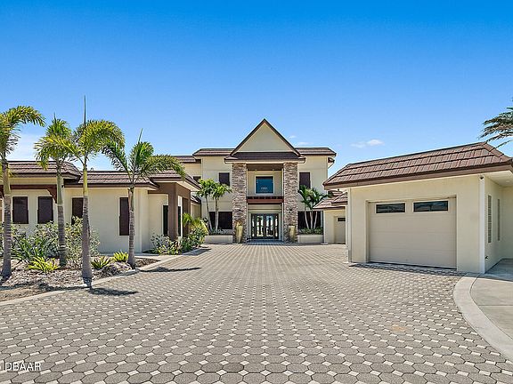 3rd image of 2636 S Peninsula Dr
