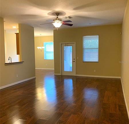 5th image of 1033 Priory Cir