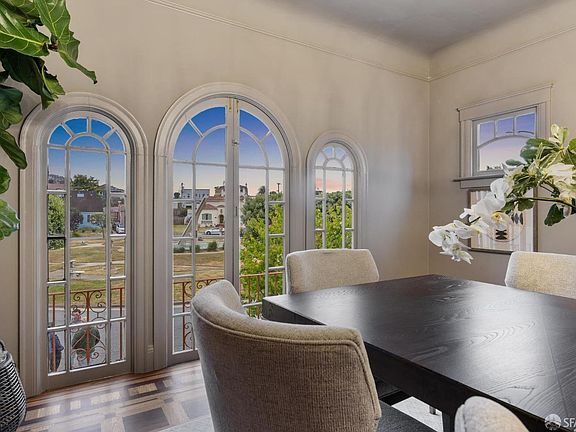 3rd image of 30 Entrada Ct