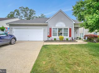 3 Sunset Ln, Columbus, NJ 08022