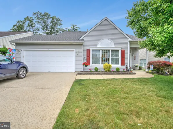 3 Sunset Ln, Columbus, NJ 08022