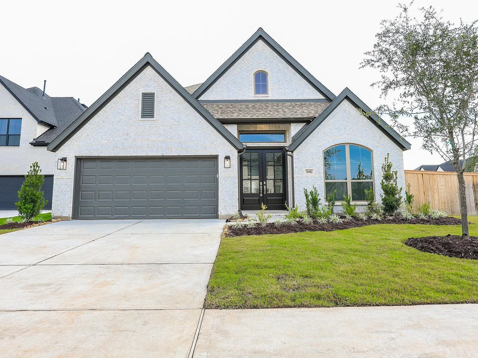 4 bed, 3.0 bath, 2529 sqft, $3,000 — Photo 2