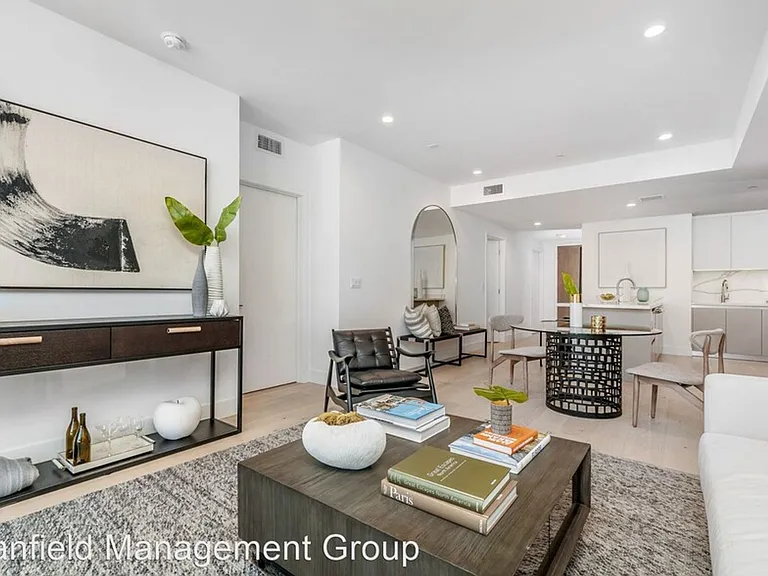 Reeves Place LA — Photo 14