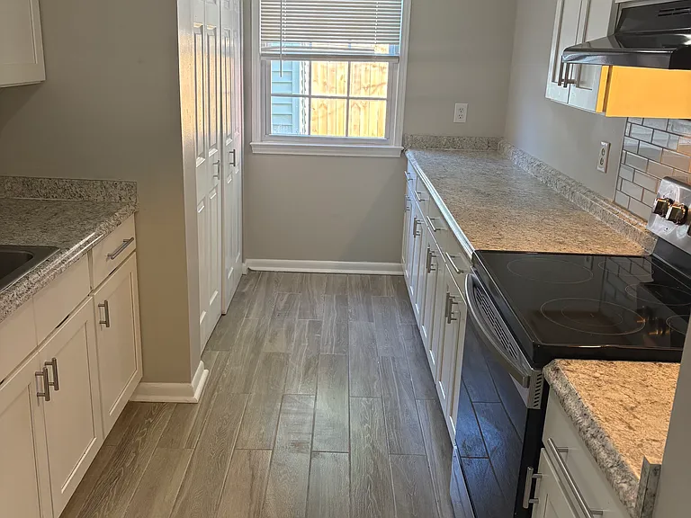 416 Chinaberry Ct — Photo 10