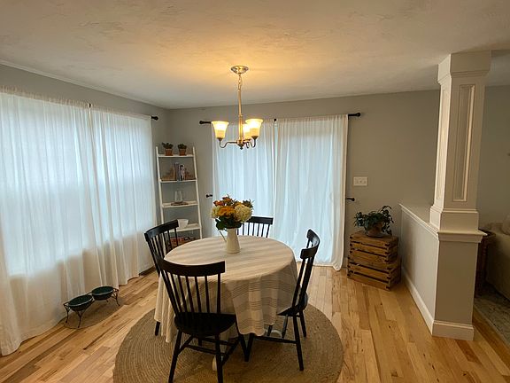 4th image of 27 Dublin Dr