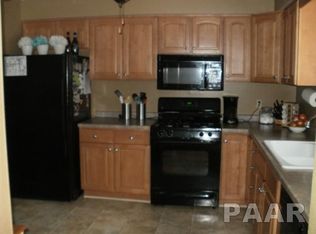 2821 W Larchmont Ln, Peoria, IL 61615