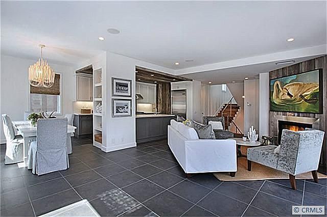 1st image of 320 1/2 Larkspur Ave