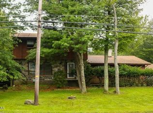9044 Idlewild Dr, Tobyhanna, PA