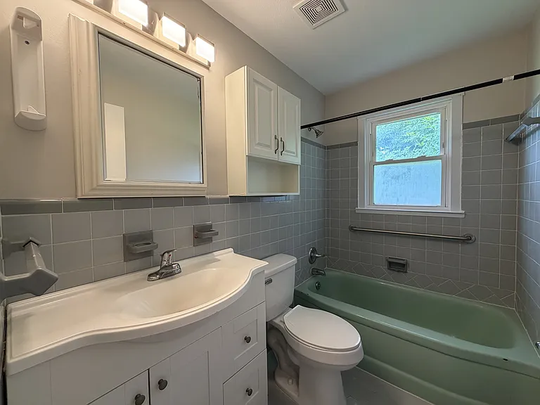 Full bathroom