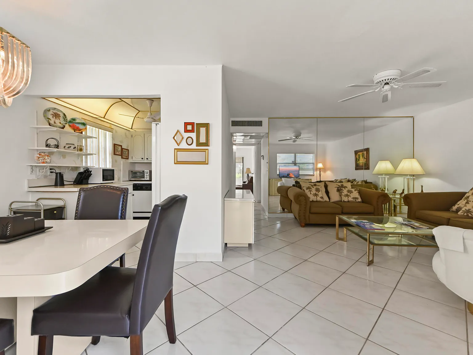 2 bed, 2.0 bath, 880 sqft, $1,600 — Photo 3