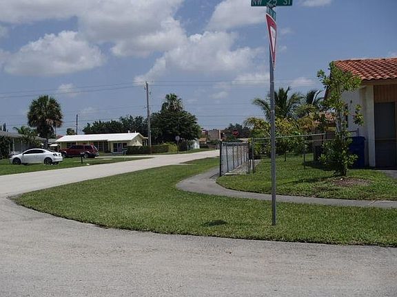 4th image of 9730 NW 25th St
