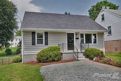 Welcome to 917 Druid Avenue. This gem is set on a nicely sized lot and exhibits impeccable attention