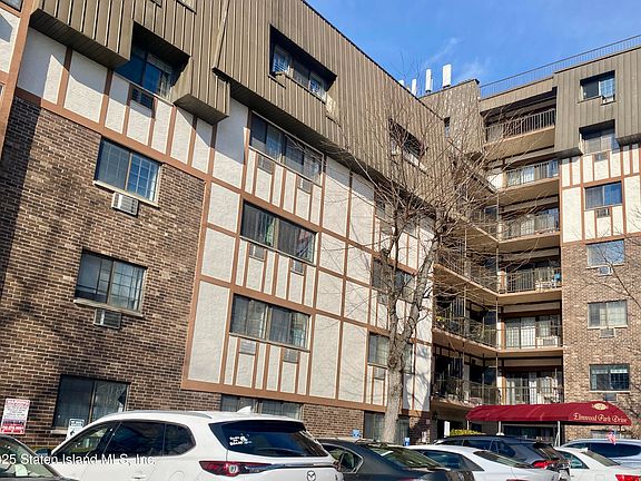 2nd image of 2 Elmwood Park Dr #0