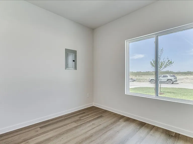 5069 N Vassar St — Photo 15