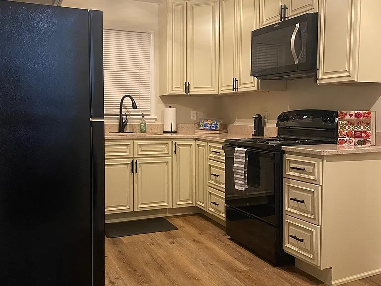 2201 Shady Lane Dr NW — Photo 12