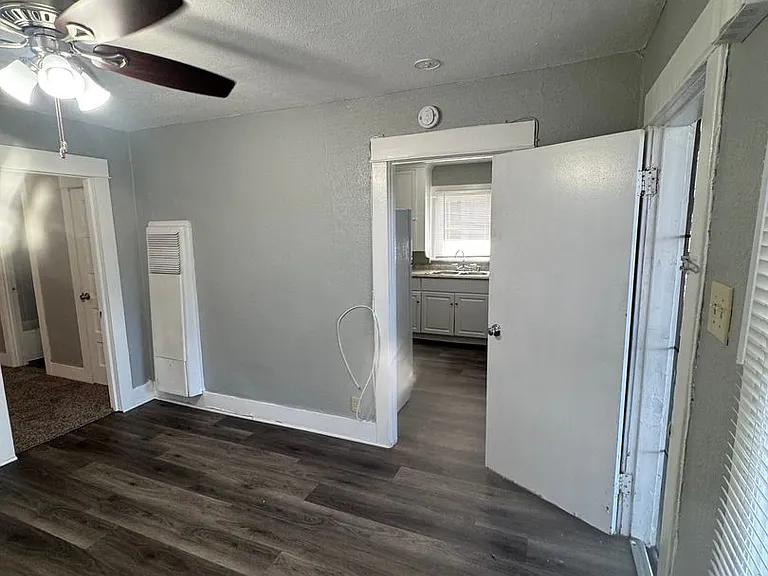142 W Valencia Dr — Photo 11