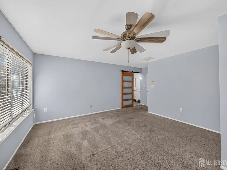 22 Driftwood Dr — Photo 12