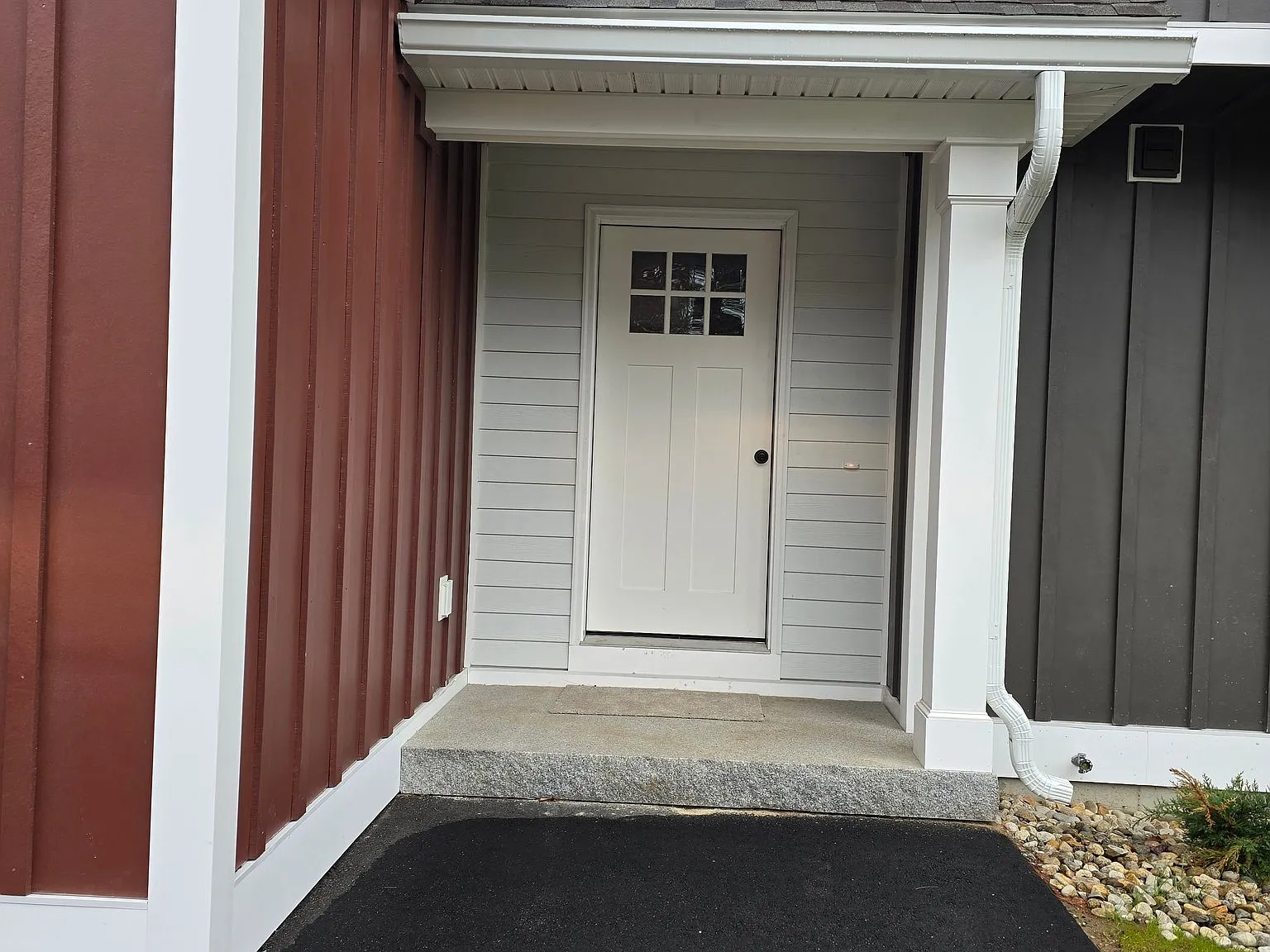 1 Dutch Drive — Photo 2