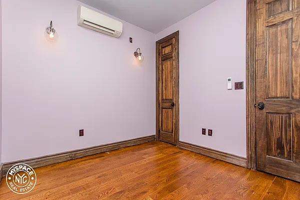 Rented by MySpaceNYC | media 19