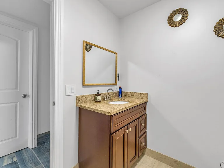 5977 Nightingale St — Photo 28