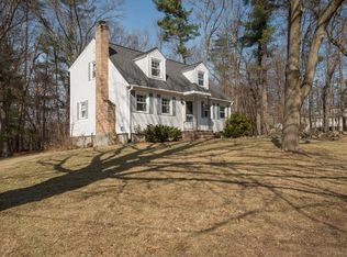 3 Austin St, Burlington, MA 01803