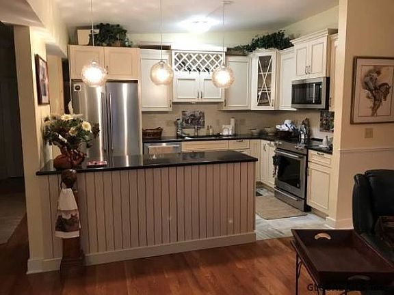 4th image of 125 Circular St APT 3