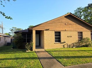 1615 Hazelwood St #B, Conroe, TX 77301