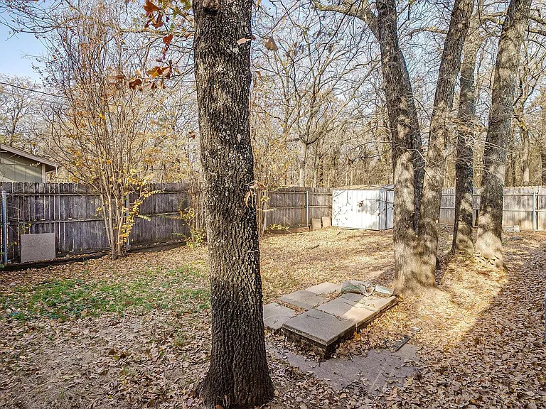 6530 Fall Creek Hwy — Photo 35