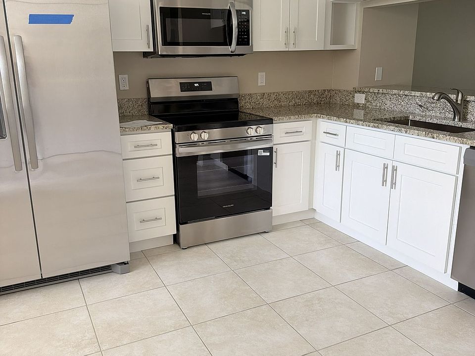 1st image of 960 Starkey Rd APT 1501