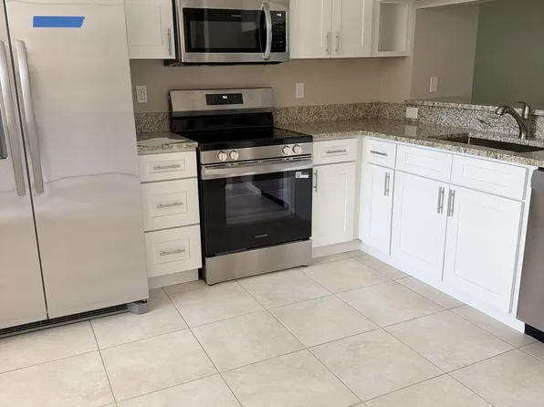 960 Starkey Rd APT 5105, Largo, FL 33771