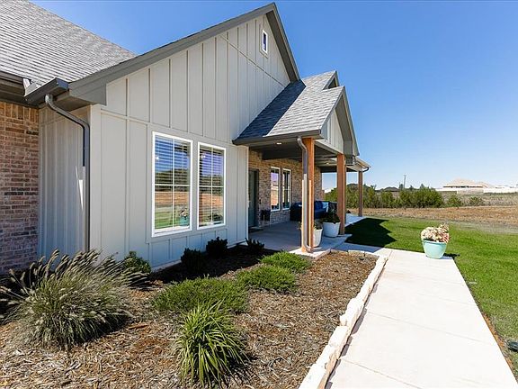 2nd image of 4642 Vista Reach Cir