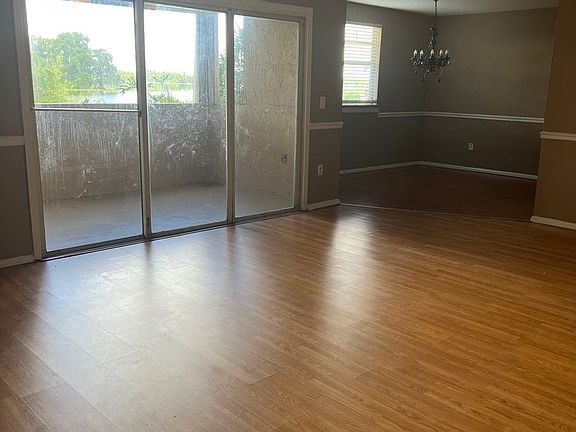 2nd image of 3986 Versailles Dr