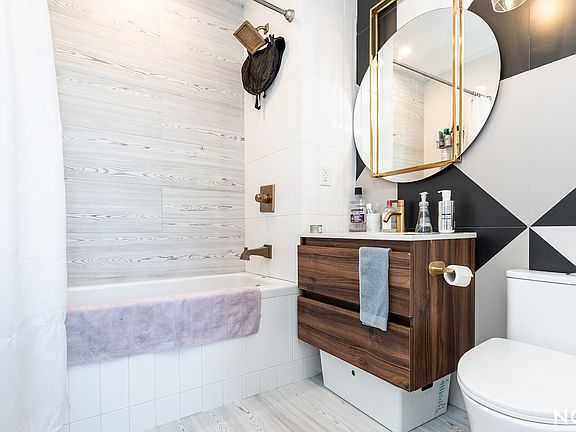 5th image of 978 Kent Ave APT 6B