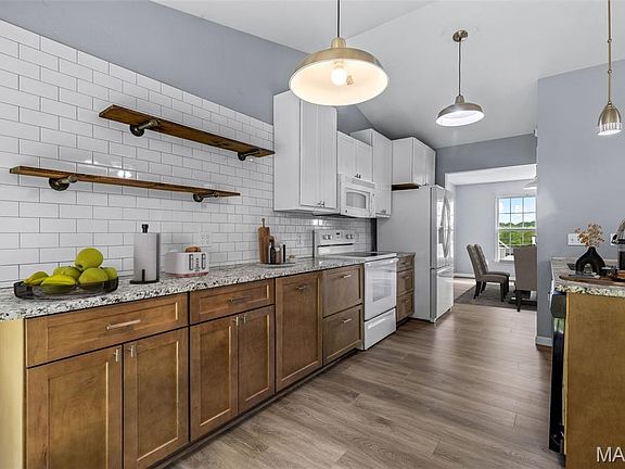2nd image of 308 Gran Vista Dr