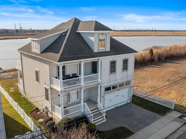 2010 W Riverside Dr, Atlantic City, NJ 08401