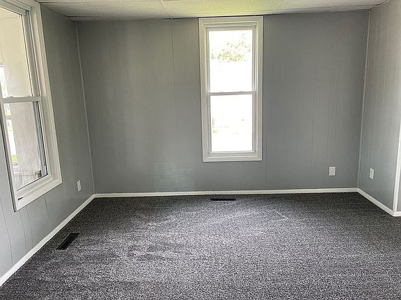 Living room 12x12
