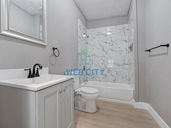 3rd image of 4024 Myrtle St