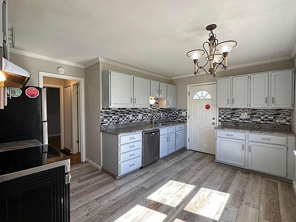 5th image of 2064 Belcher Dr