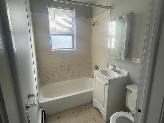 4th image of 7046 S Merrill Ave #303