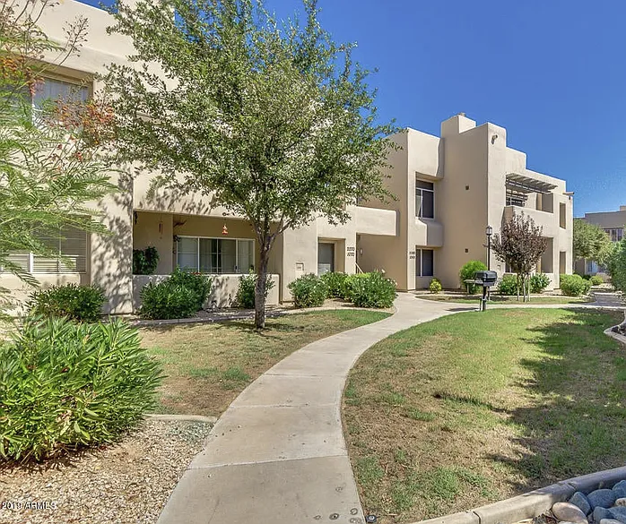 2 bed, 1123 sqft, $1,900 — Photo 2