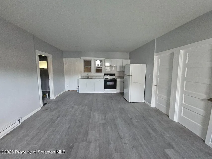 2 bed, 600 sqft, $1,350 — Photo 1
