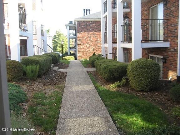 Front view of sidewalk