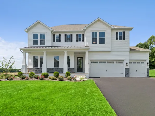 5773 Lawrence St, Bethlehem, PA 18017