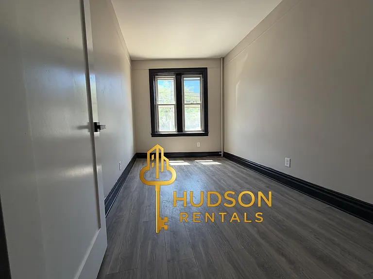 233 Fowler Ave #1 — Photo 3